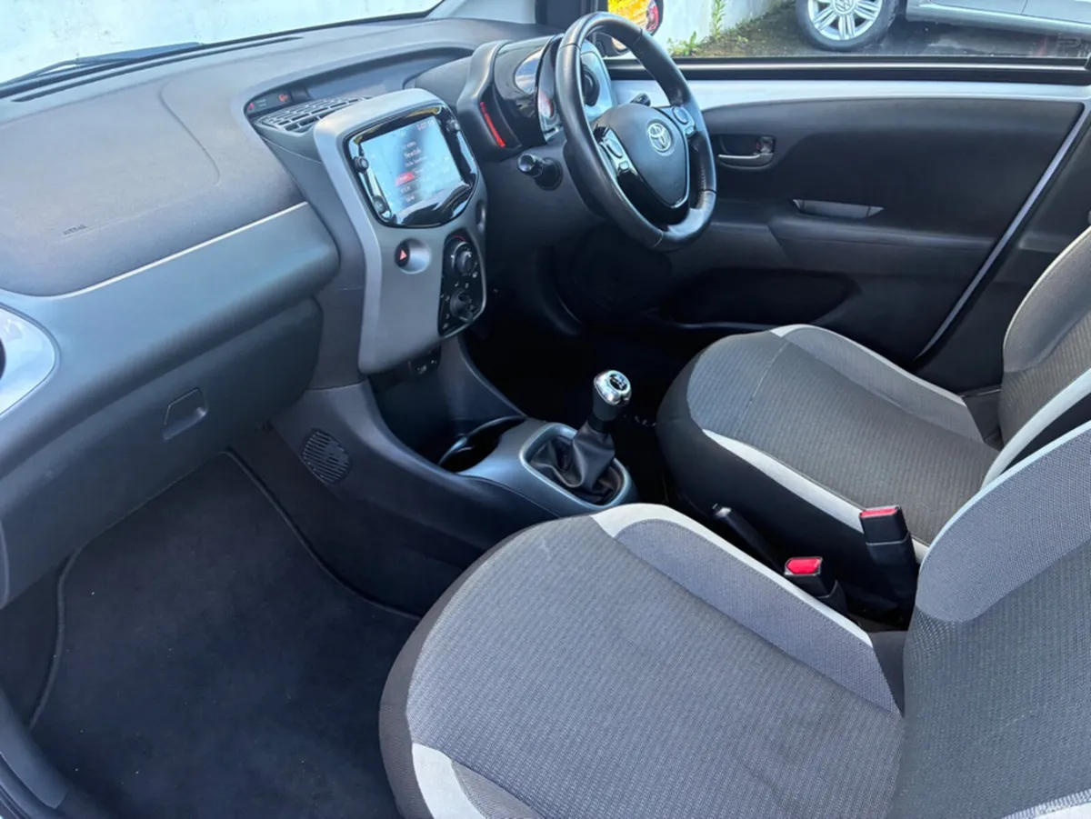 Toyota Aygo Hatchback, Petrol, 2021, Silver