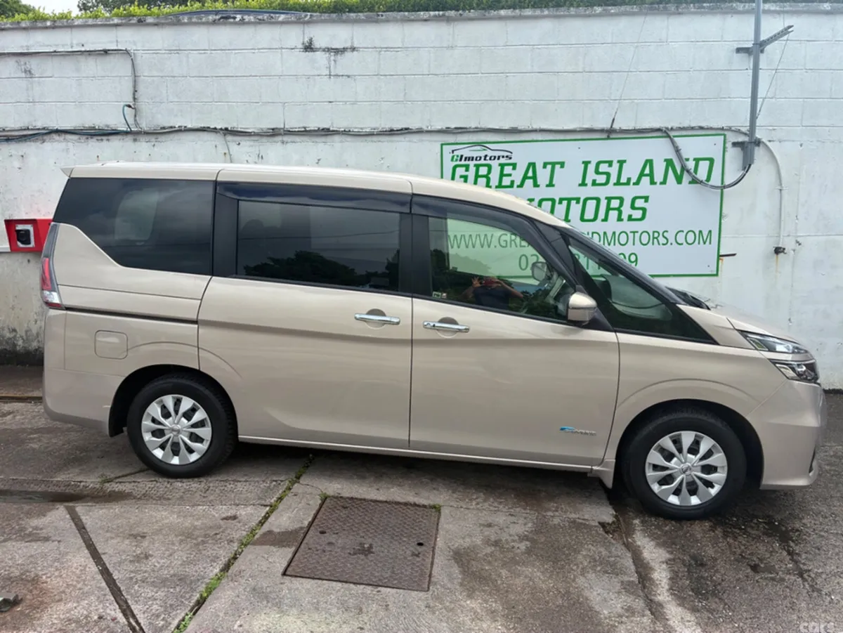 Nissan Serena Hatchback, Petrol Hybrid, 2017, Beige