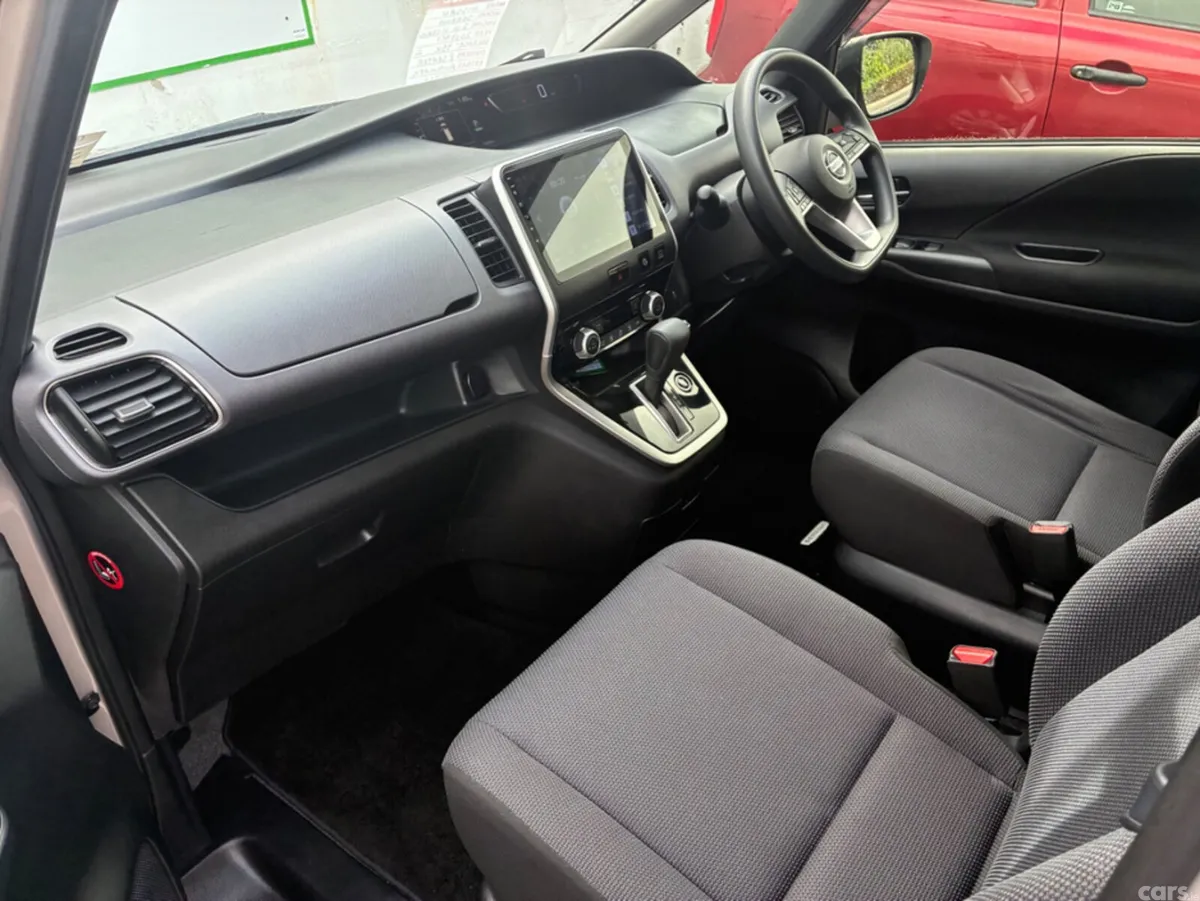 Nissan Serena Hatchback, Petrol Hybrid, 2017, Beige