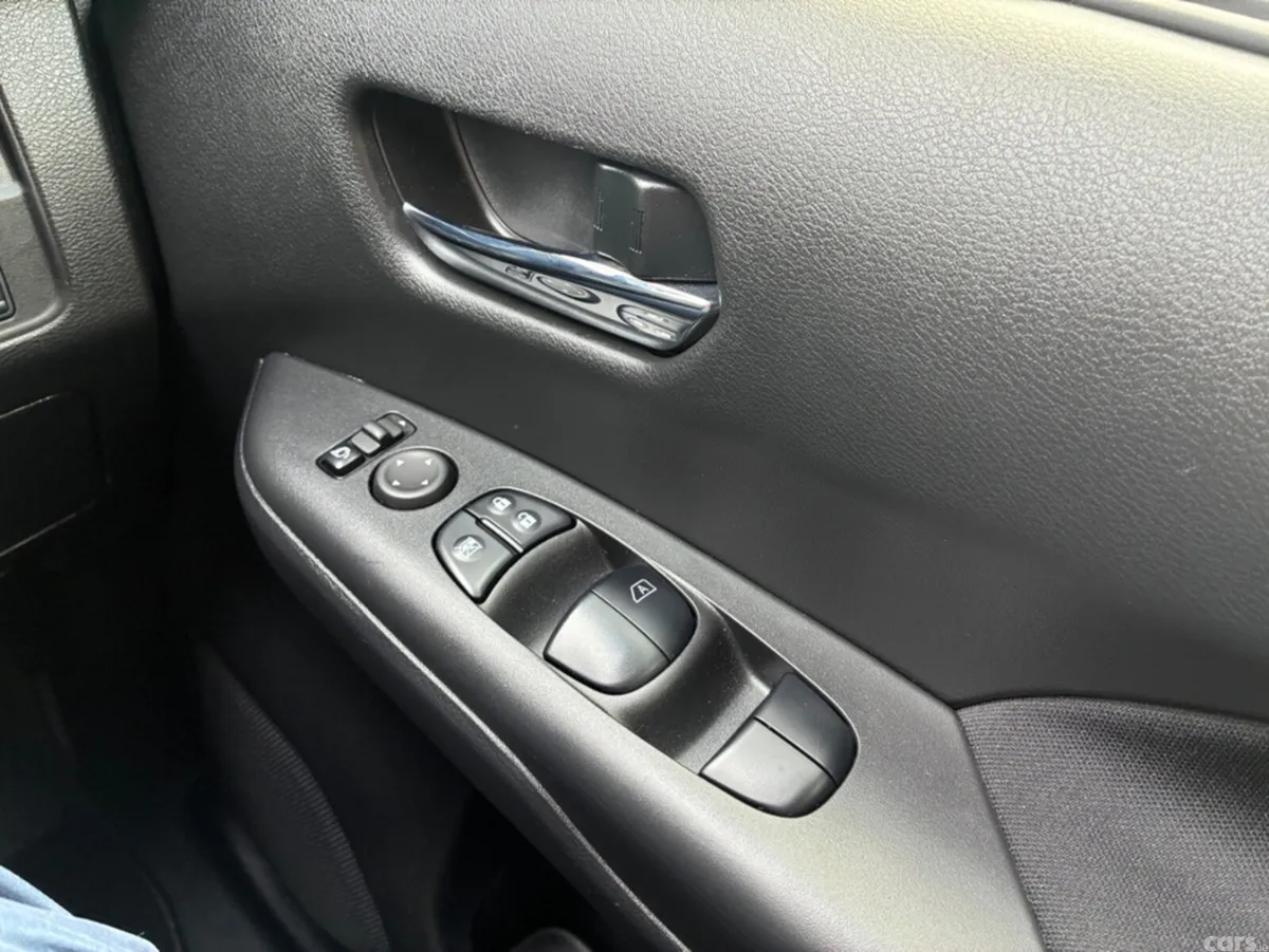 Nissan Serena Hatchback, Petrol Hybrid, 2017, Beige