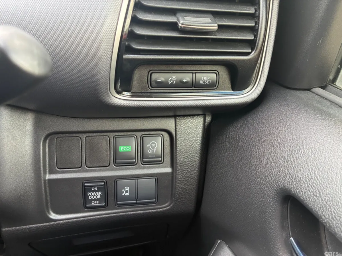 Nissan Serena Hatchback, Petrol Hybrid, 2017, Beige