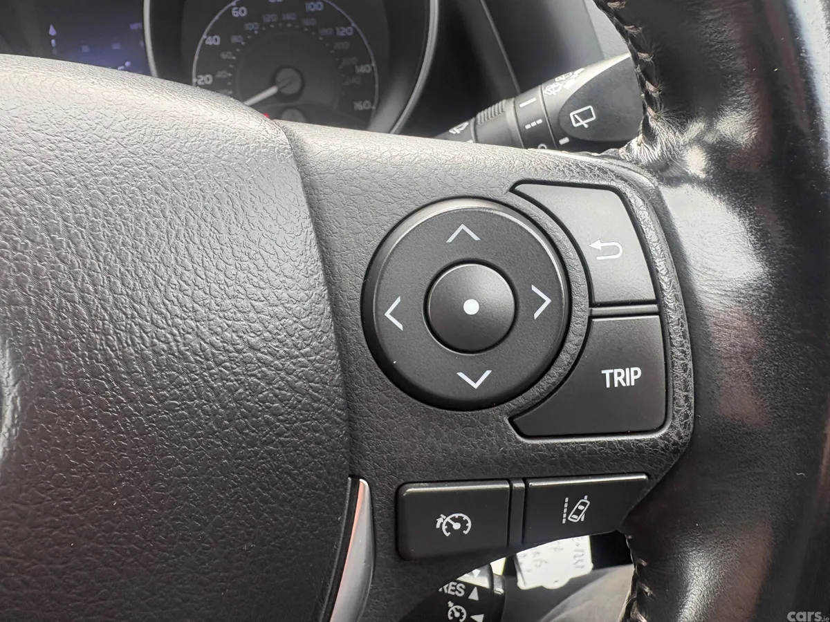 Toyota Auris Hatchback, Diesel, 2017, Red