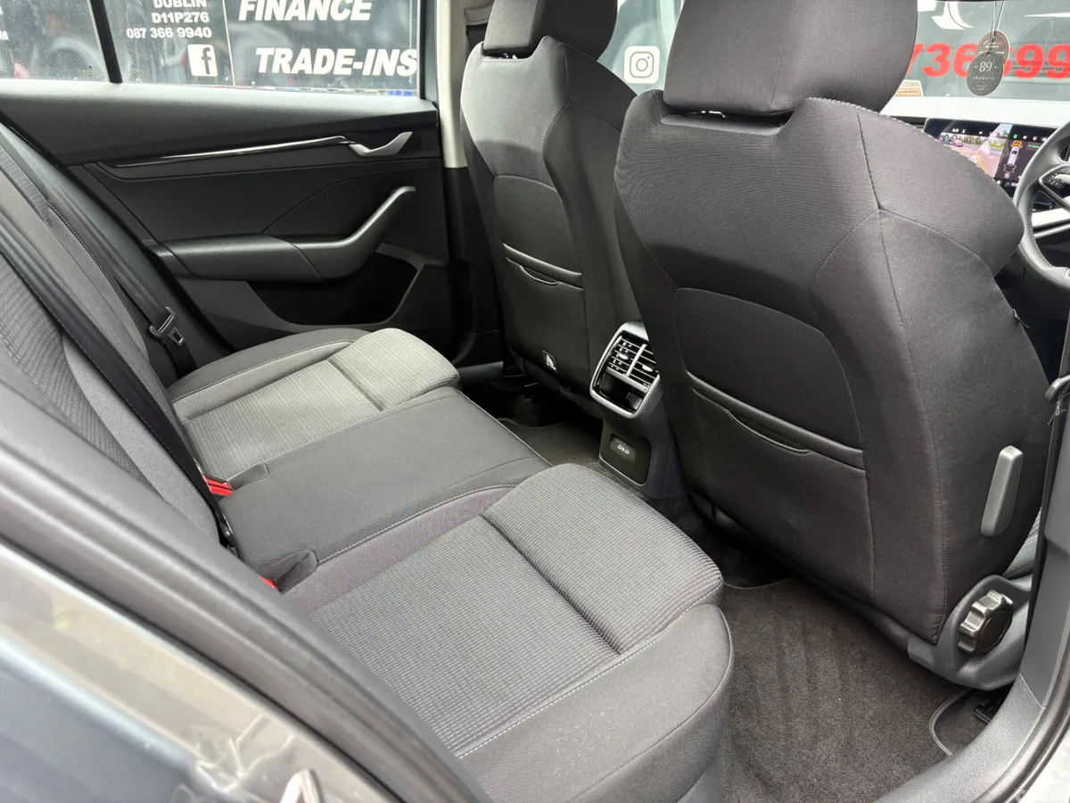 Skoda Octavia Estate, Diesel, 2025, Grey
