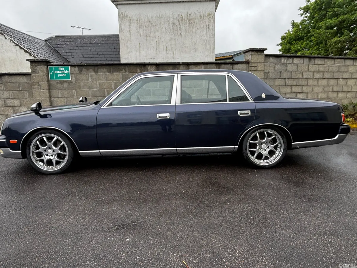 Toyota Century Saloon, Petrol, 1991, Blue