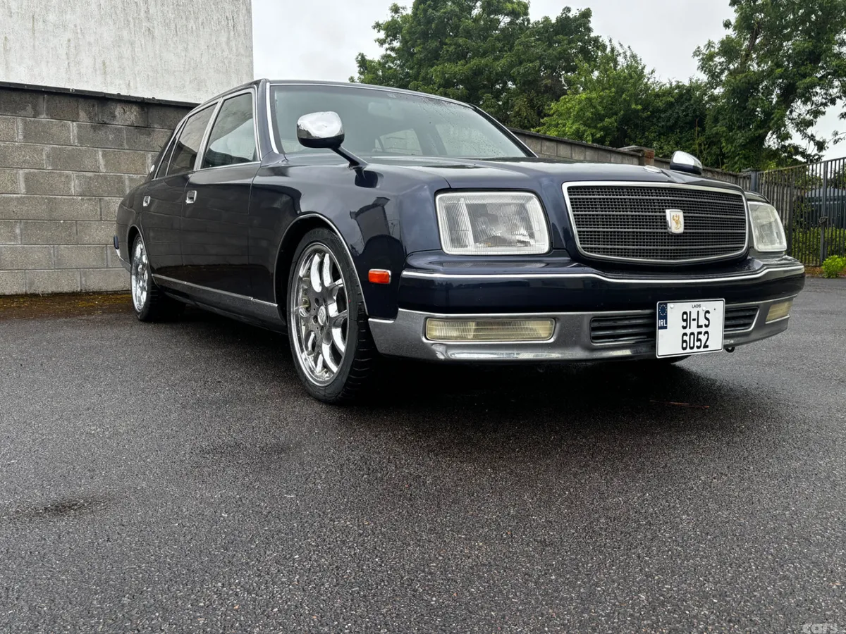Toyota Century Saloon, Petrol, 1991, Blue