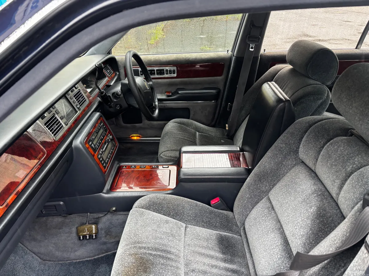 Toyota Century Saloon, Petrol, 1991, Blue