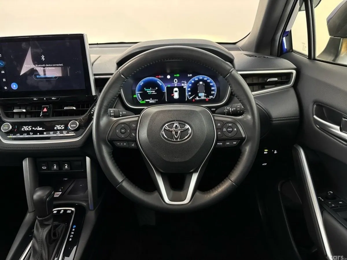 Toyota Corolla Cross Hatchback, Petrol Hybrid, 2024, Blue