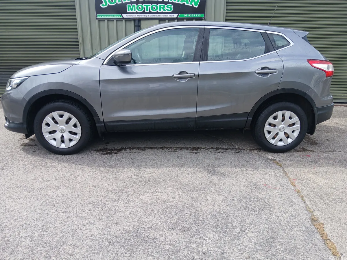 Nissan Qashqai SUV, Diesel, 2015, Grey