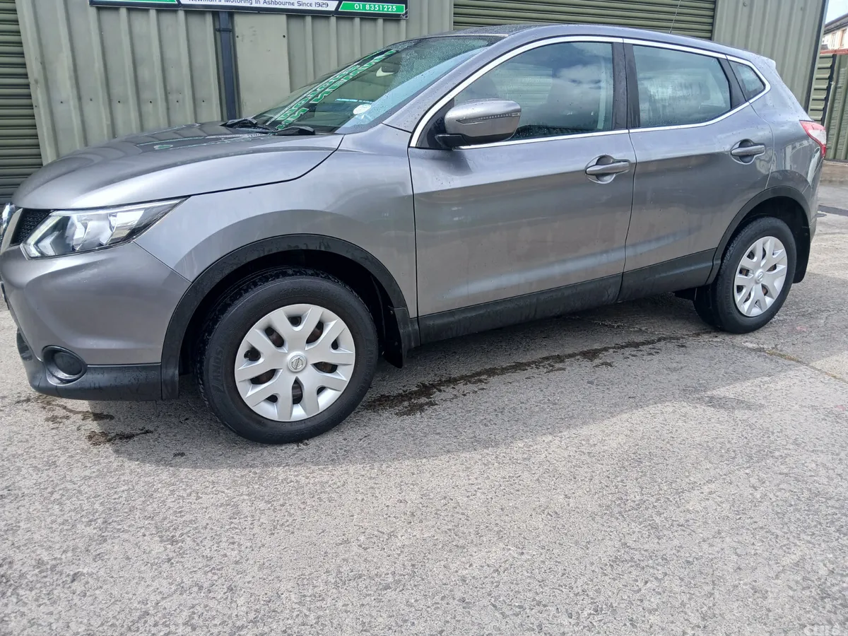 Nissan Qashqai SUV, Diesel, 2015, Grey