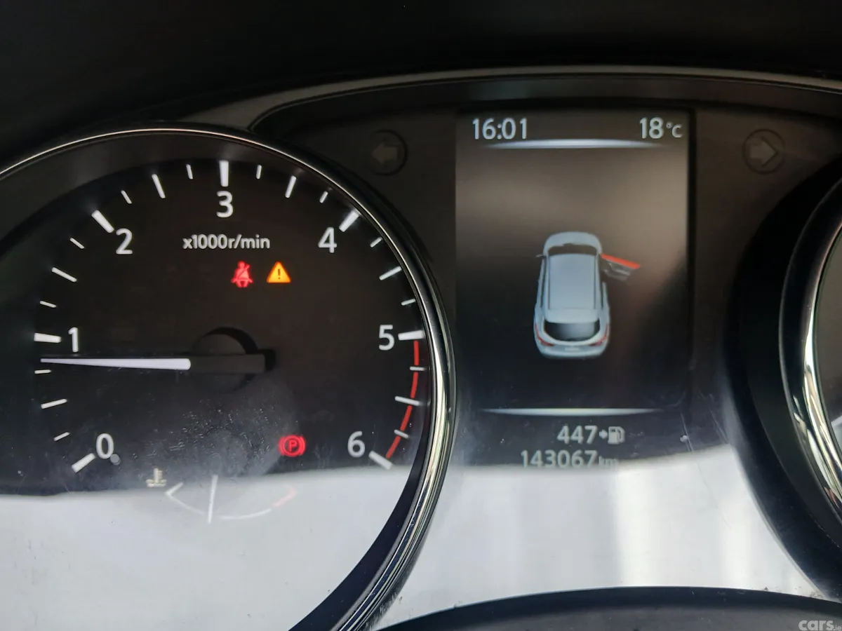 Nissan Qashqai SUV, Diesel, 2015, Grey