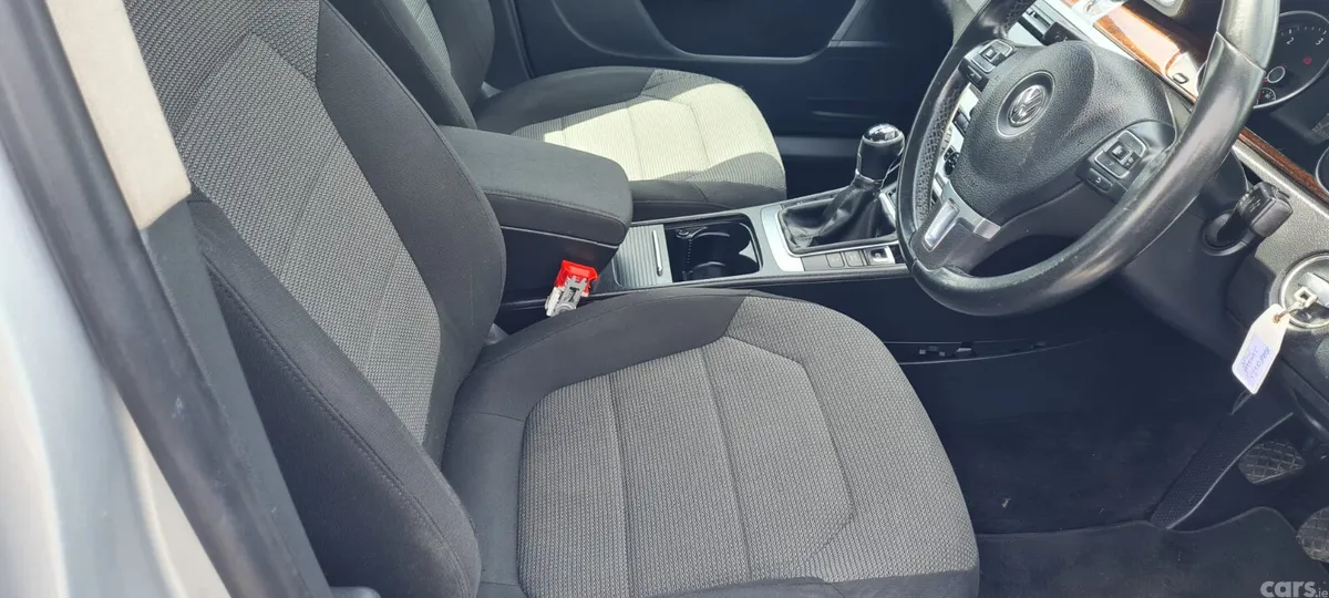 Volkswagen Passat Saloon, Diesel, 2013, Silver
