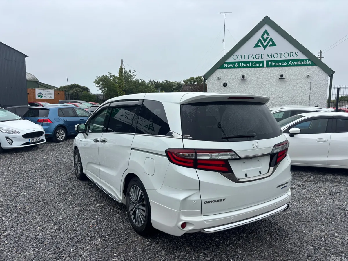 Honda Odyssey MPV, Petrol Hybrid, 2019, White