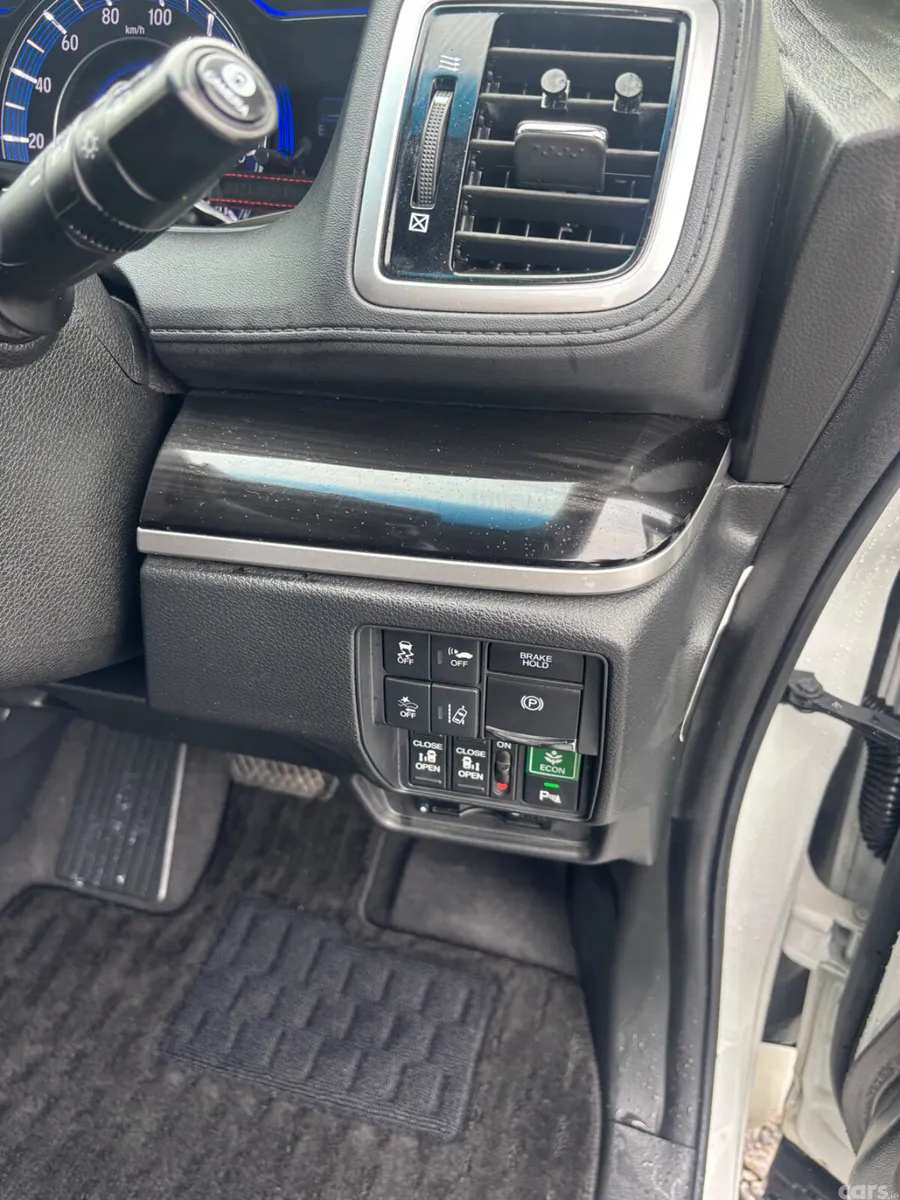 Honda Odyssey MPV, Petrol Hybrid, 2019, White