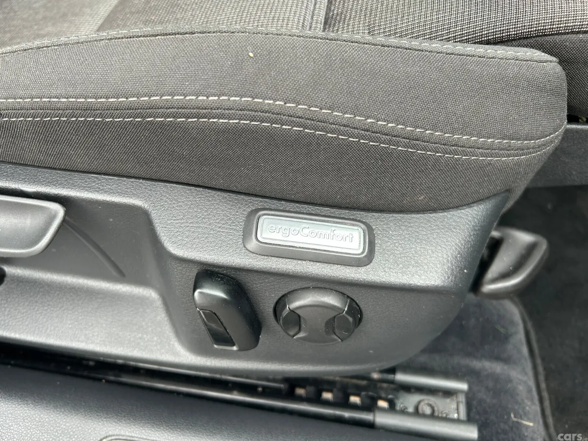 Volkswagen Passat Estate, Diesel, 2016, Blue