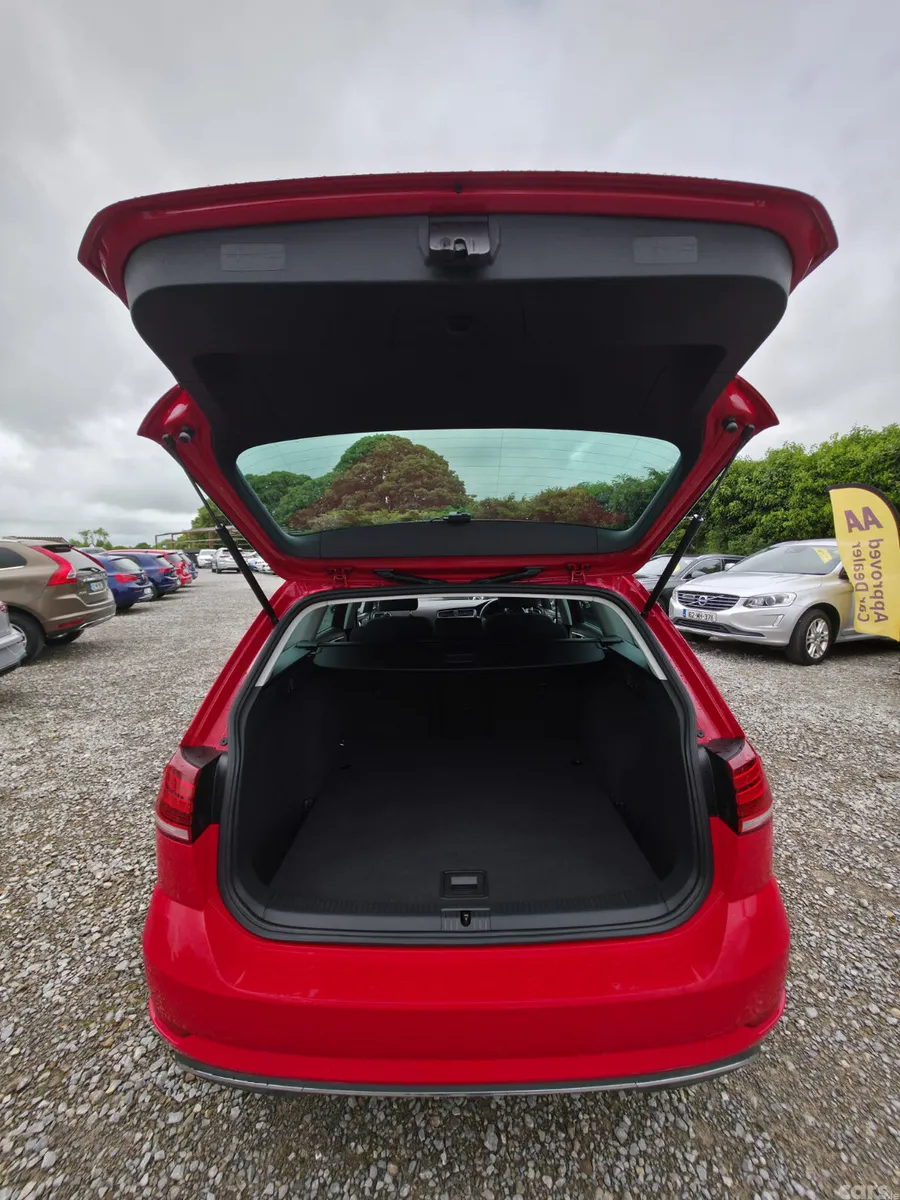 Volkswagen Golf Estate, Petrol, 2018, Red