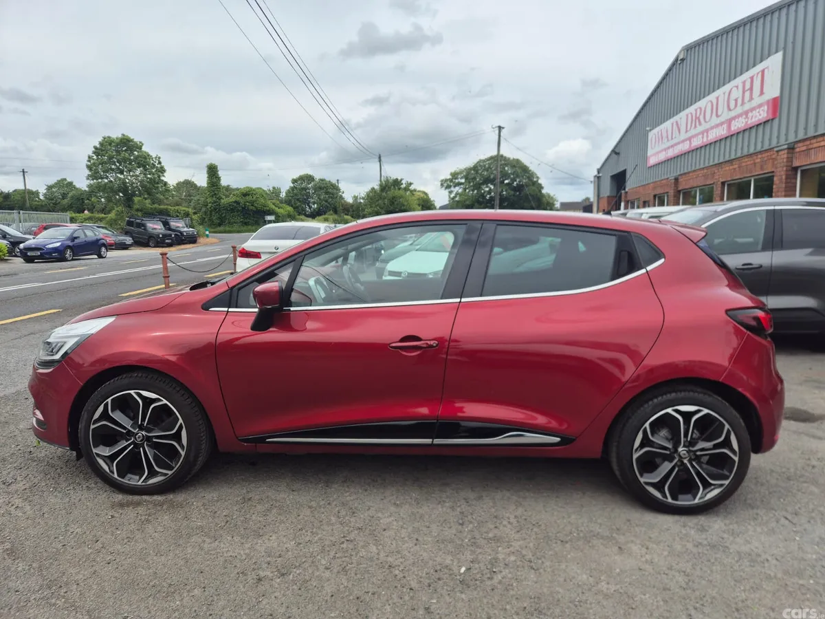 Renault Clio Hatchback, Petrol, 2018, Red
