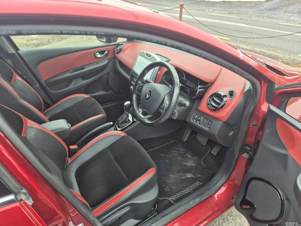 Renault Clio Hatchback, Petrol, 2018, Red