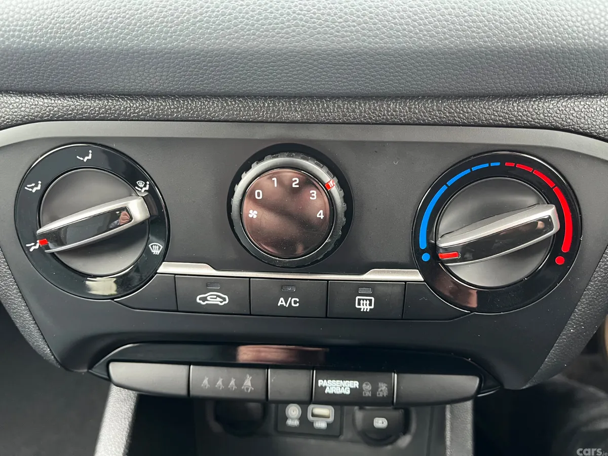 Hyundai i20 Hatchback, Petrol, 2019, Red