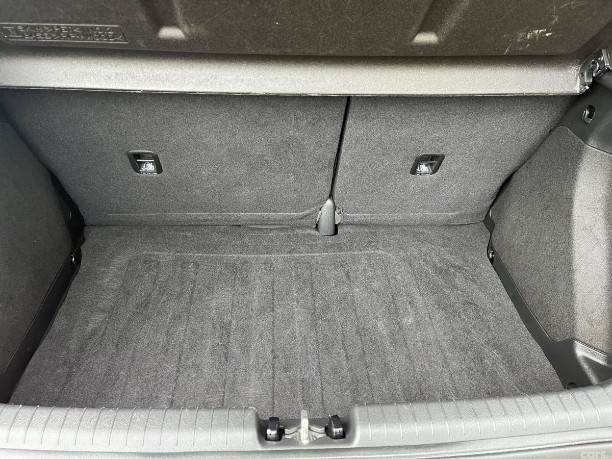 Hyundai i20 Hatchback, Petrol, 2019, Red