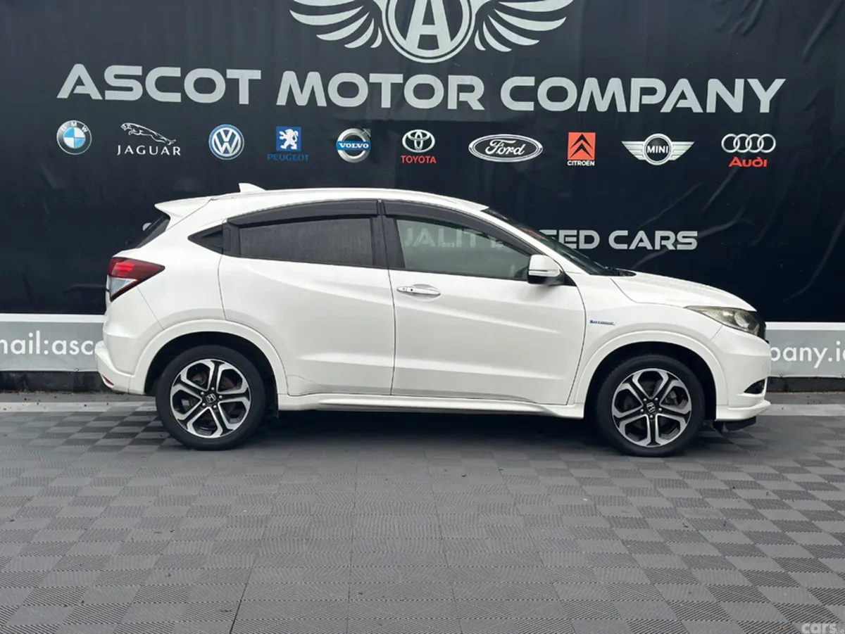 Honda Vezel Hatchback, Petrol Hybrid, 2014, White