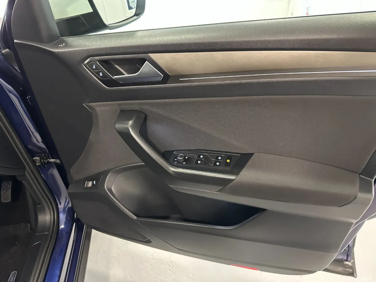 Volkswagen T-Roc SUV, Diesel, 2020, Blue