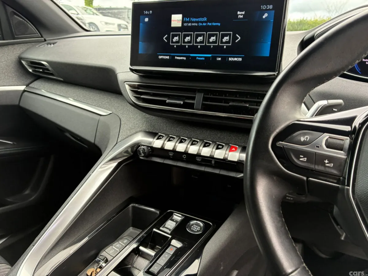 Peugeot 5008 MPV, Diesel, 2023, Blue