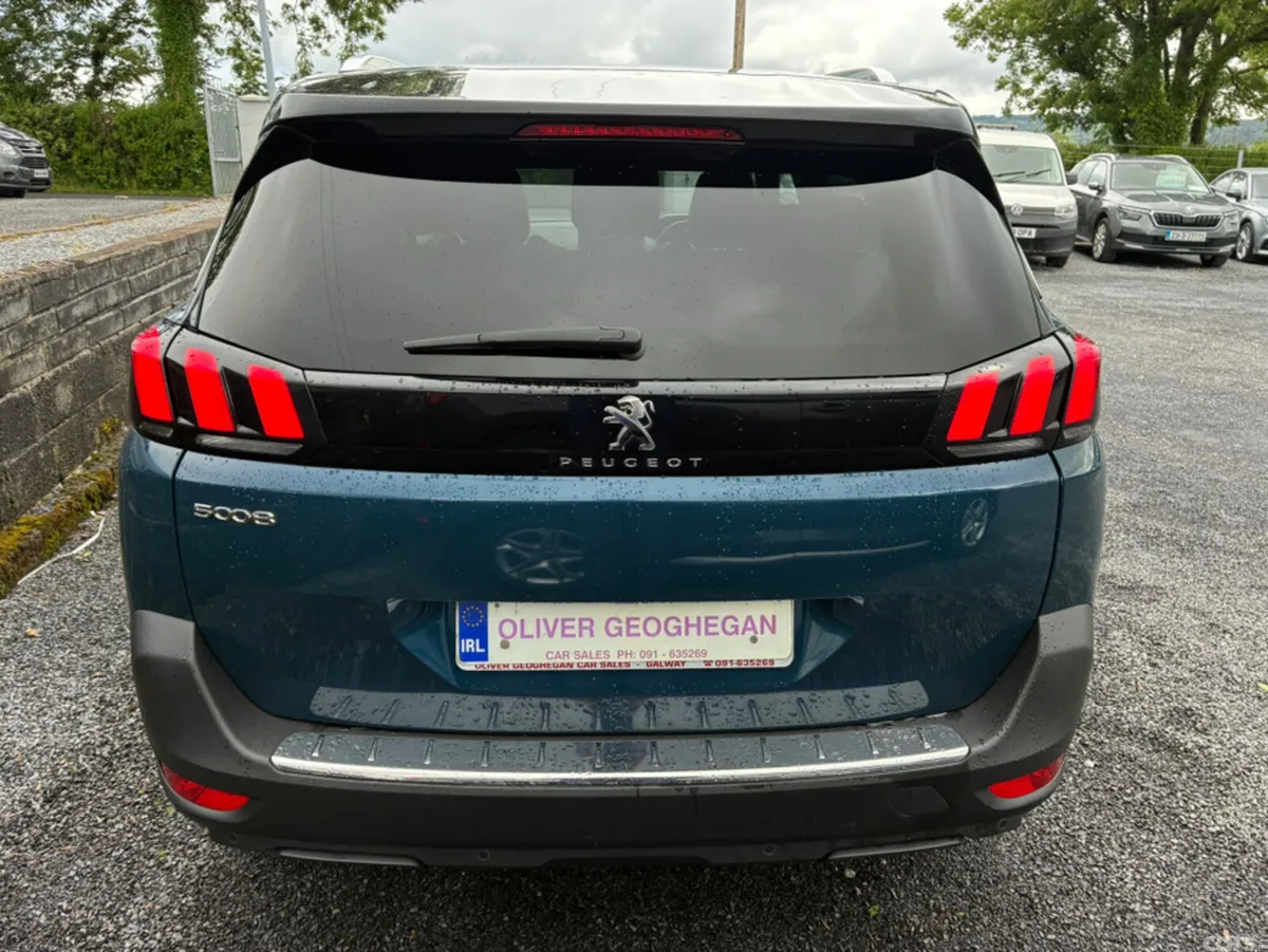 Peugeot 5008 MPV, Diesel, 2023, Blue