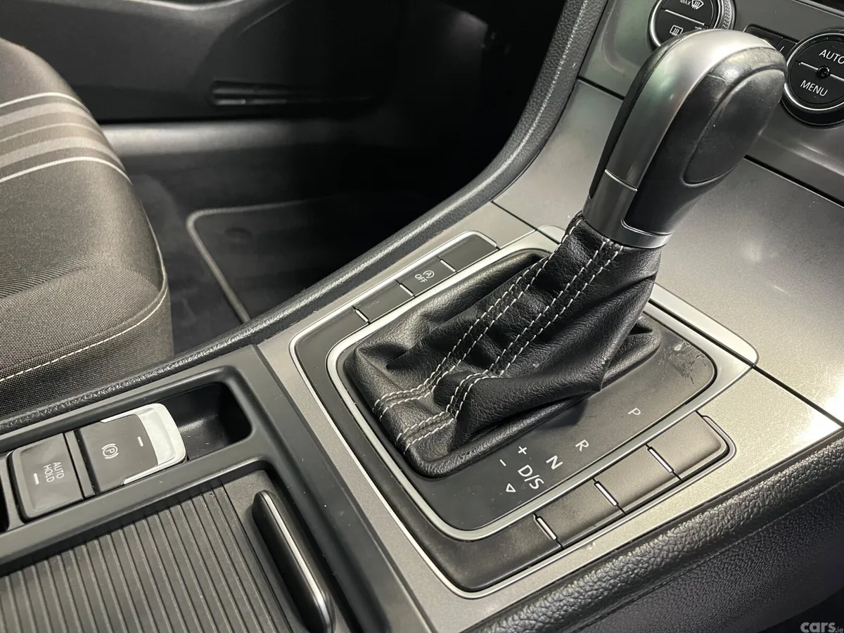 Volkswagen Golf Hatchback, Petrol, 2015, Silver