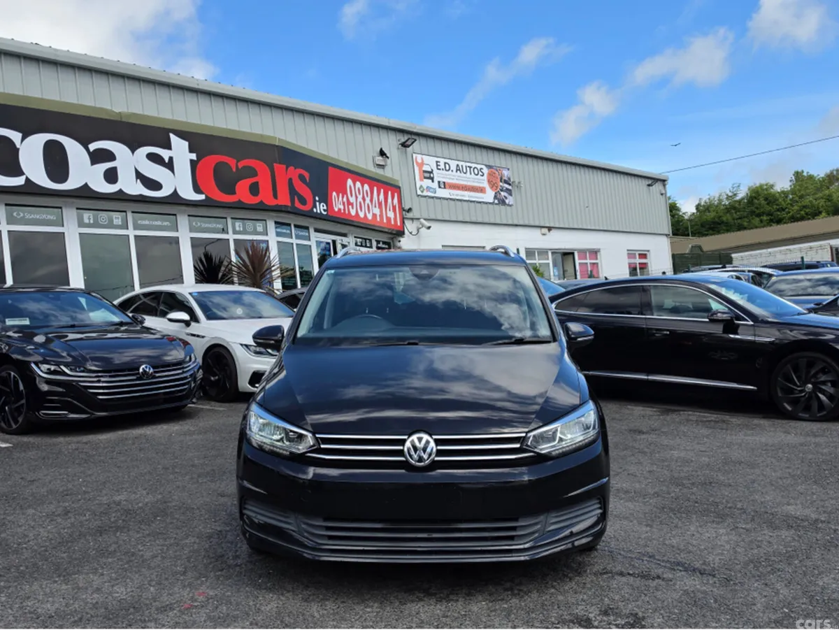 Volkswagen Touran MPV, Petrol, 2017, Black