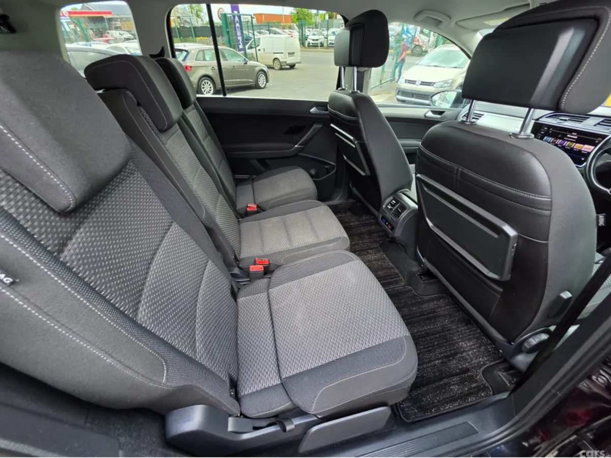 Volkswagen Touran MPV, Petrol, 2017, Black
