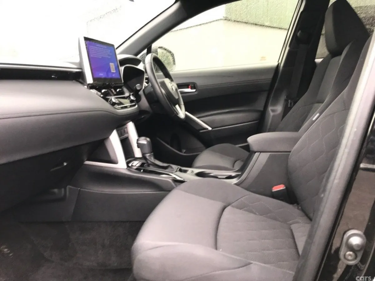 Toyota Corolla Cross Hatchback, Petrol Hybrid, 2024, Black