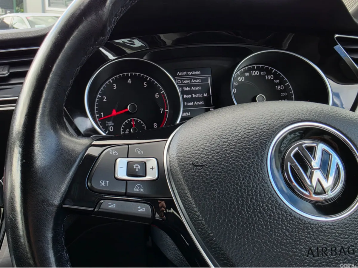 Volkswagen Touran MPV, Petrol, 2017, Black