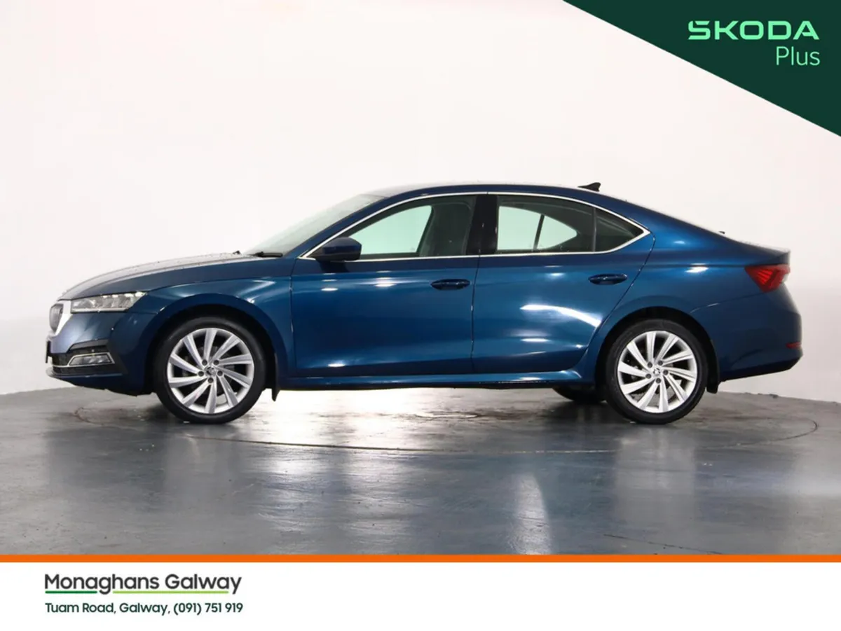 Skoda Octavia Hatchback, Diesel, 2023, Blue