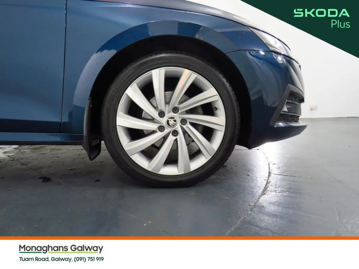 Skoda Octavia Hatchback, Diesel, 2023, Blue