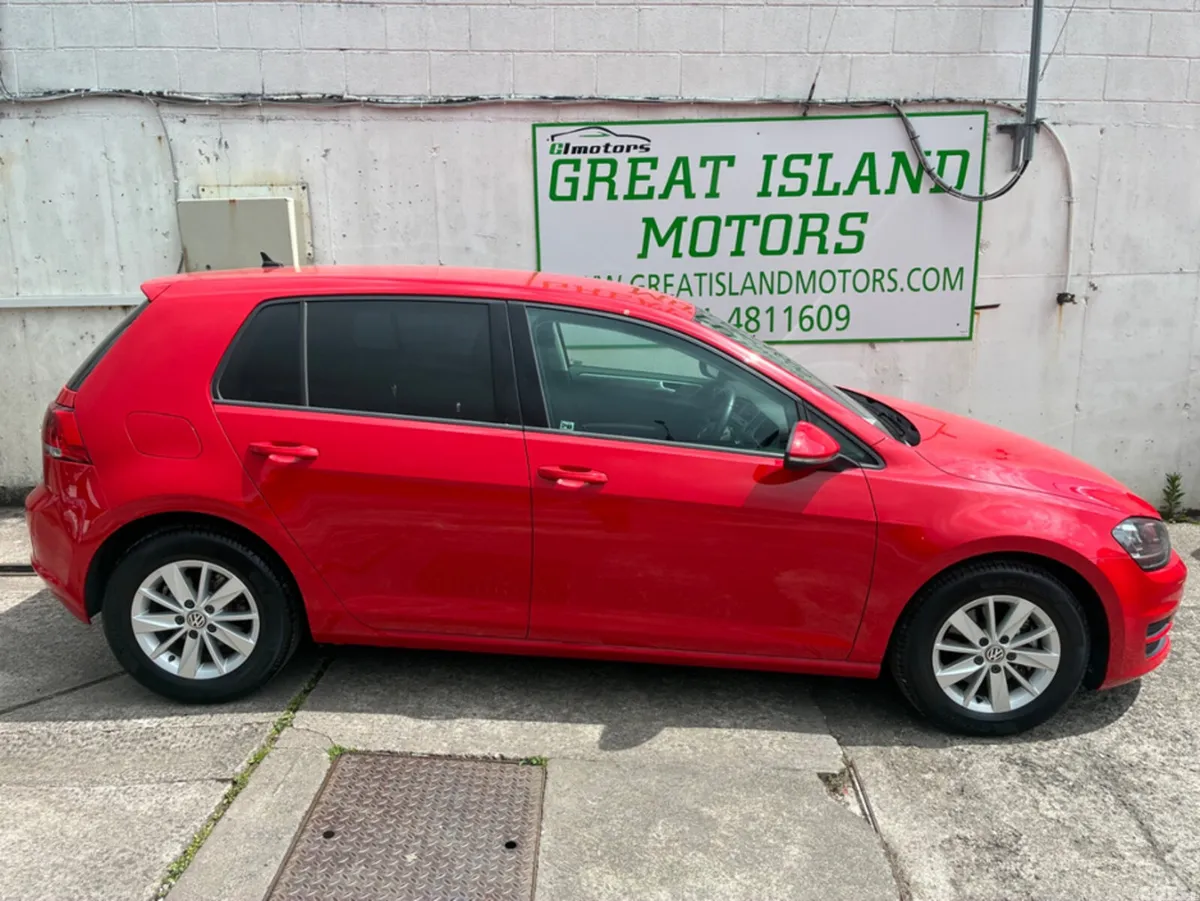 Volkswagen Golf Hatchback, Petrol, 2016, Red