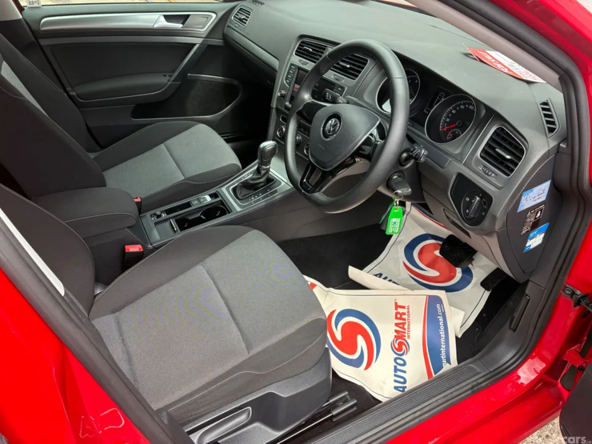Volkswagen Golf Hatchback, Petrol, 2016, Red