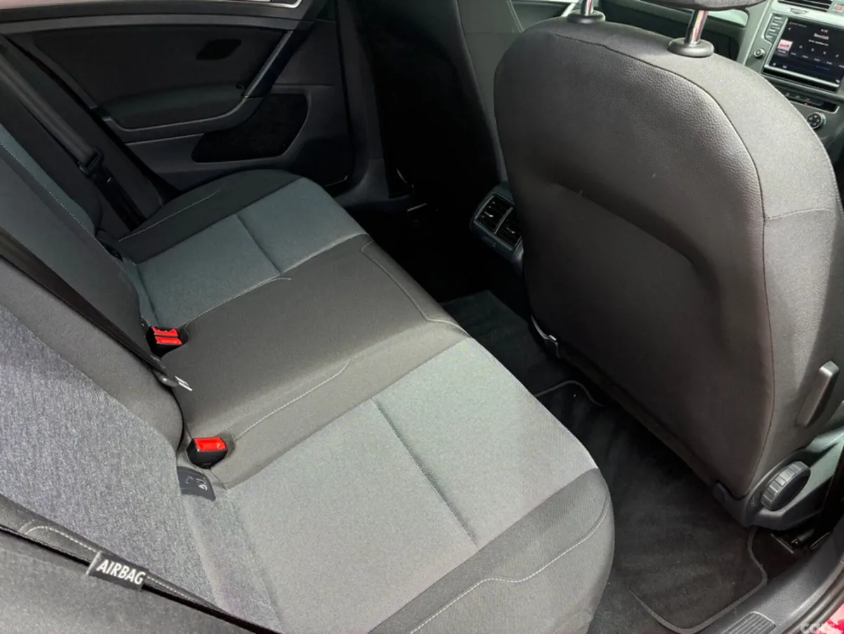 Volkswagen Golf Hatchback, Petrol, 2016, Red