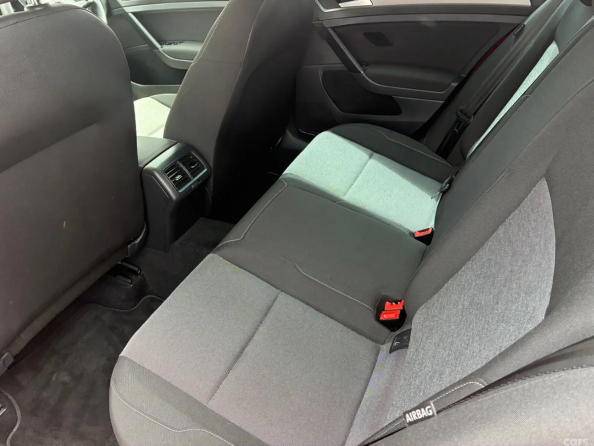 Volkswagen Golf Hatchback, Petrol, 2016, Red