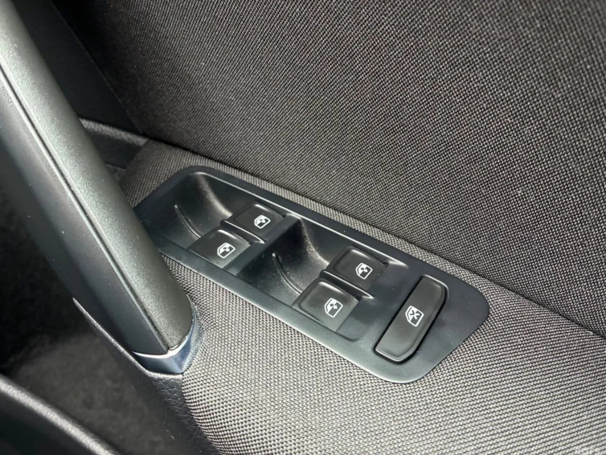 Volkswagen Golf Hatchback, Petrol, 2017, Blue