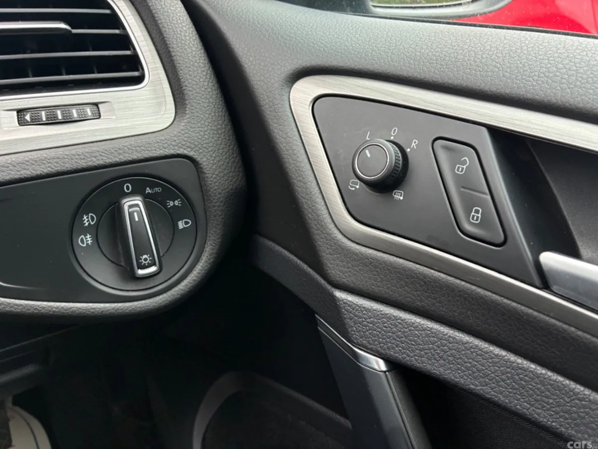 Volkswagen Golf Hatchback, Petrol, 2017, Blue