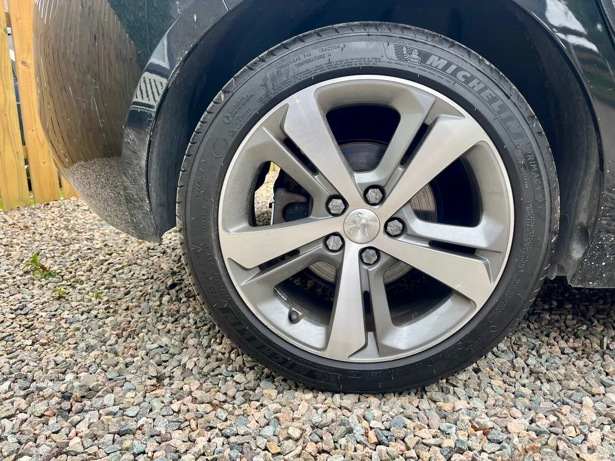 Peugeot 308 Hatchback, Petrol, 2019, Black