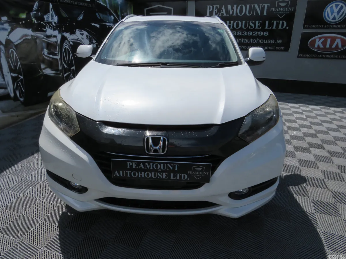Honda Vezel SUV, Petrol Hybrid, 2015, White