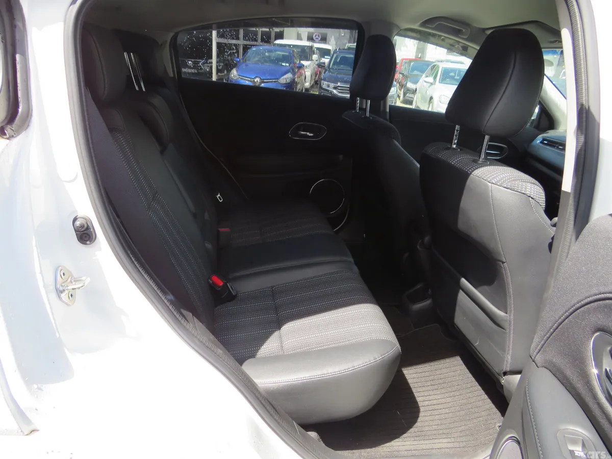 Honda Vezel SUV, Petrol Hybrid, 2015, White