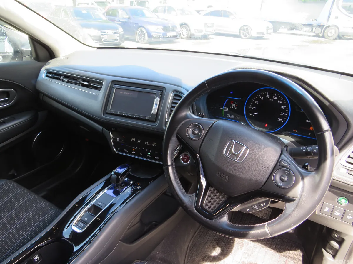 Honda Vezel SUV, Petrol Hybrid, 2015, White