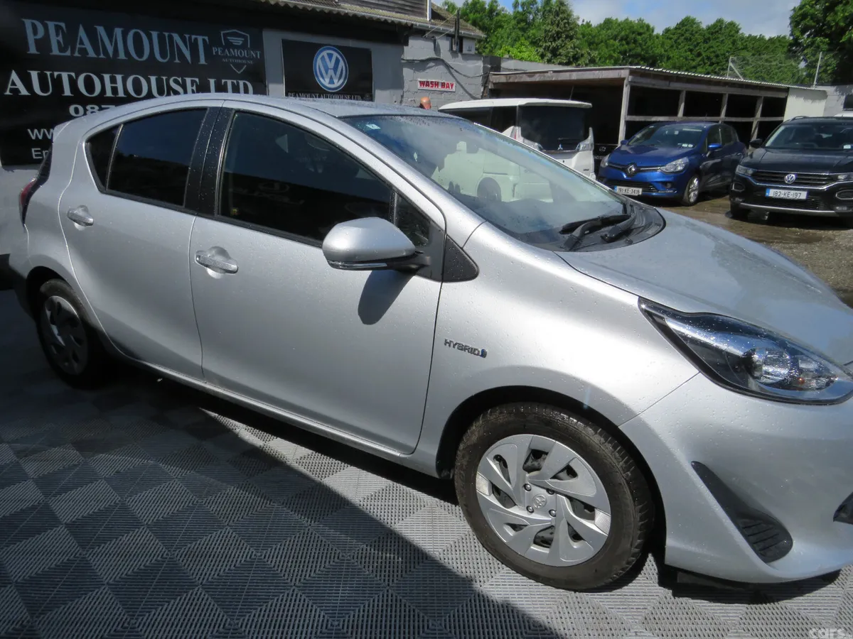 Toyota Aqua Hatchback, Petrol Hybrid, 2020, Silver