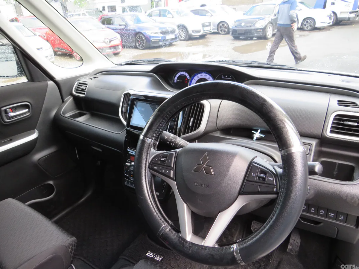 Mitsubishi Delica MPV, Petrol Hybrid, 2017, White