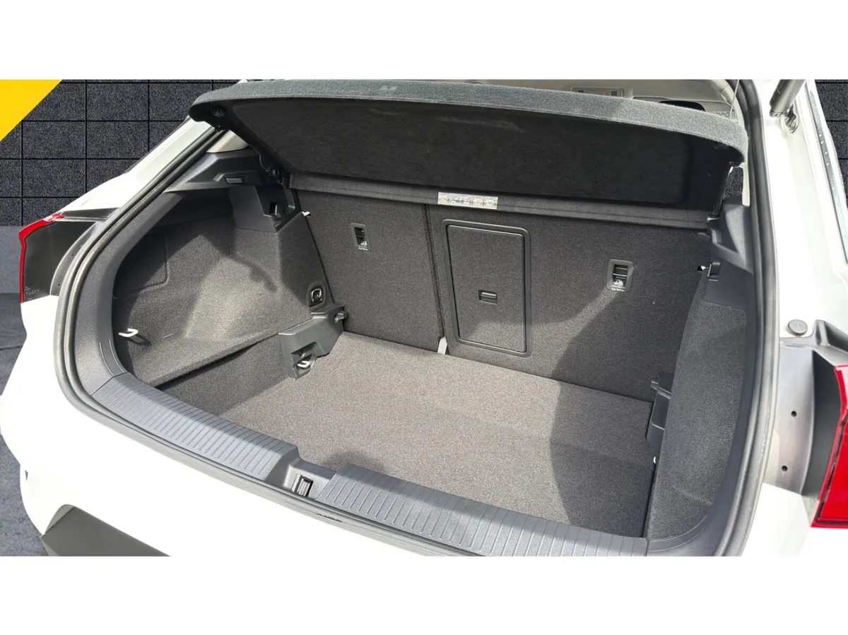 Volkswagen T-Roc Hatchback, Diesel, 2021, White