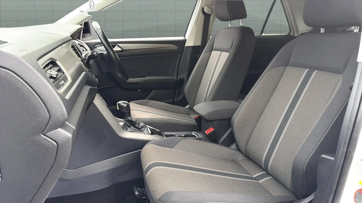 Volkswagen T-Roc Hatchback, Diesel, 2021, White