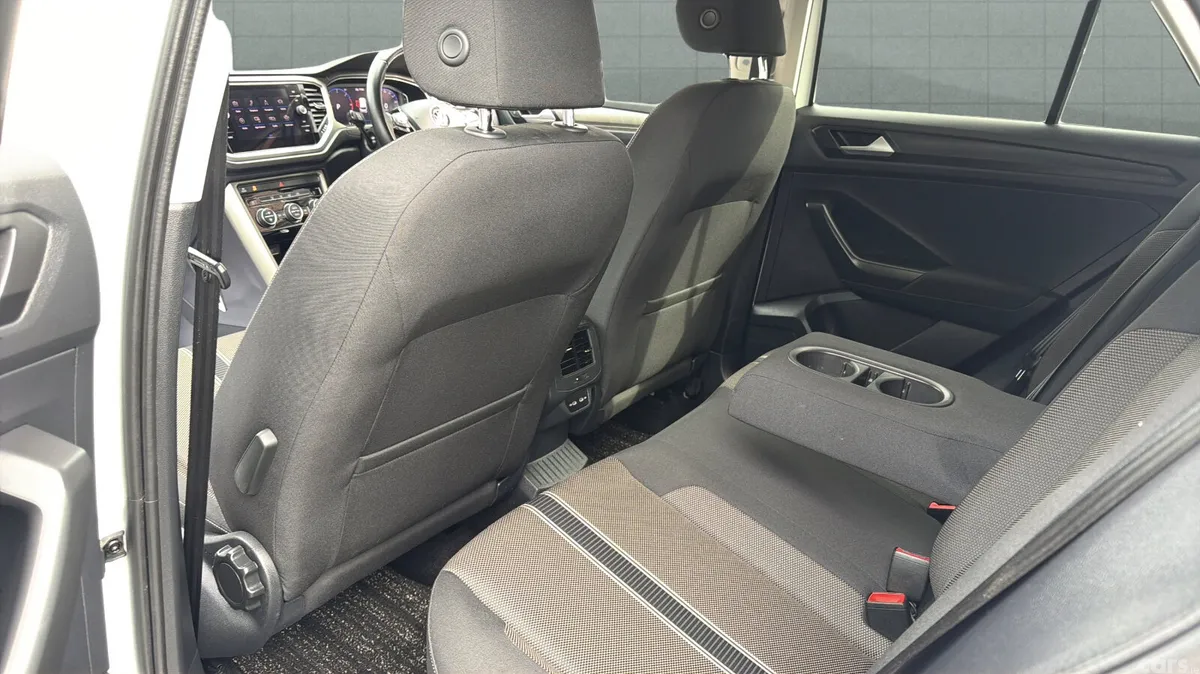 Volkswagen T-Roc Hatchback, Diesel, 2021, White