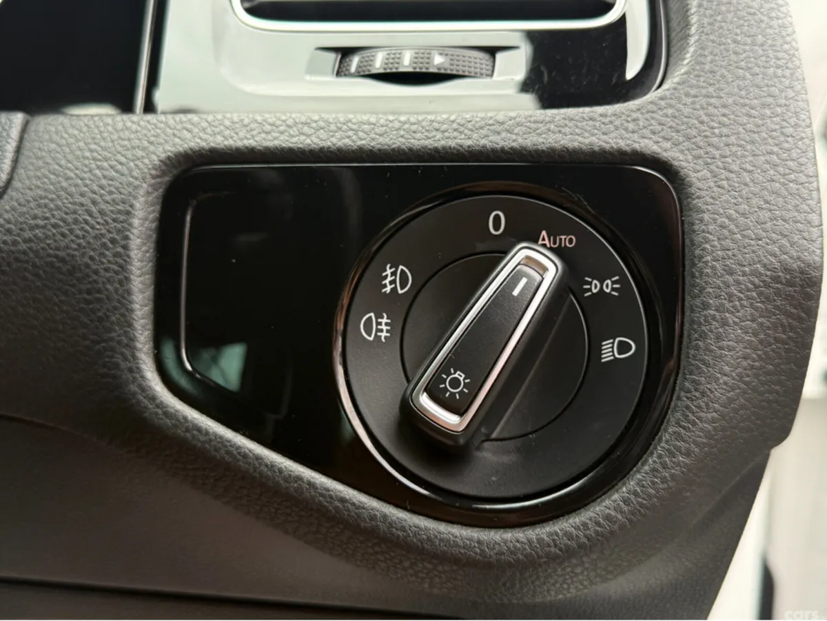 Volkswagen Golf Hatchback, Petrol, 2016, White